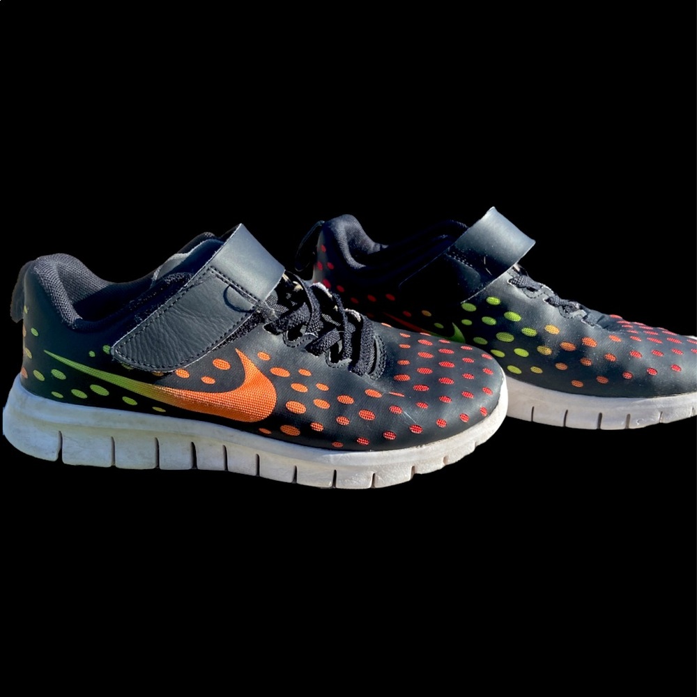 NIKE KIDS FREE Running Shoe 👟